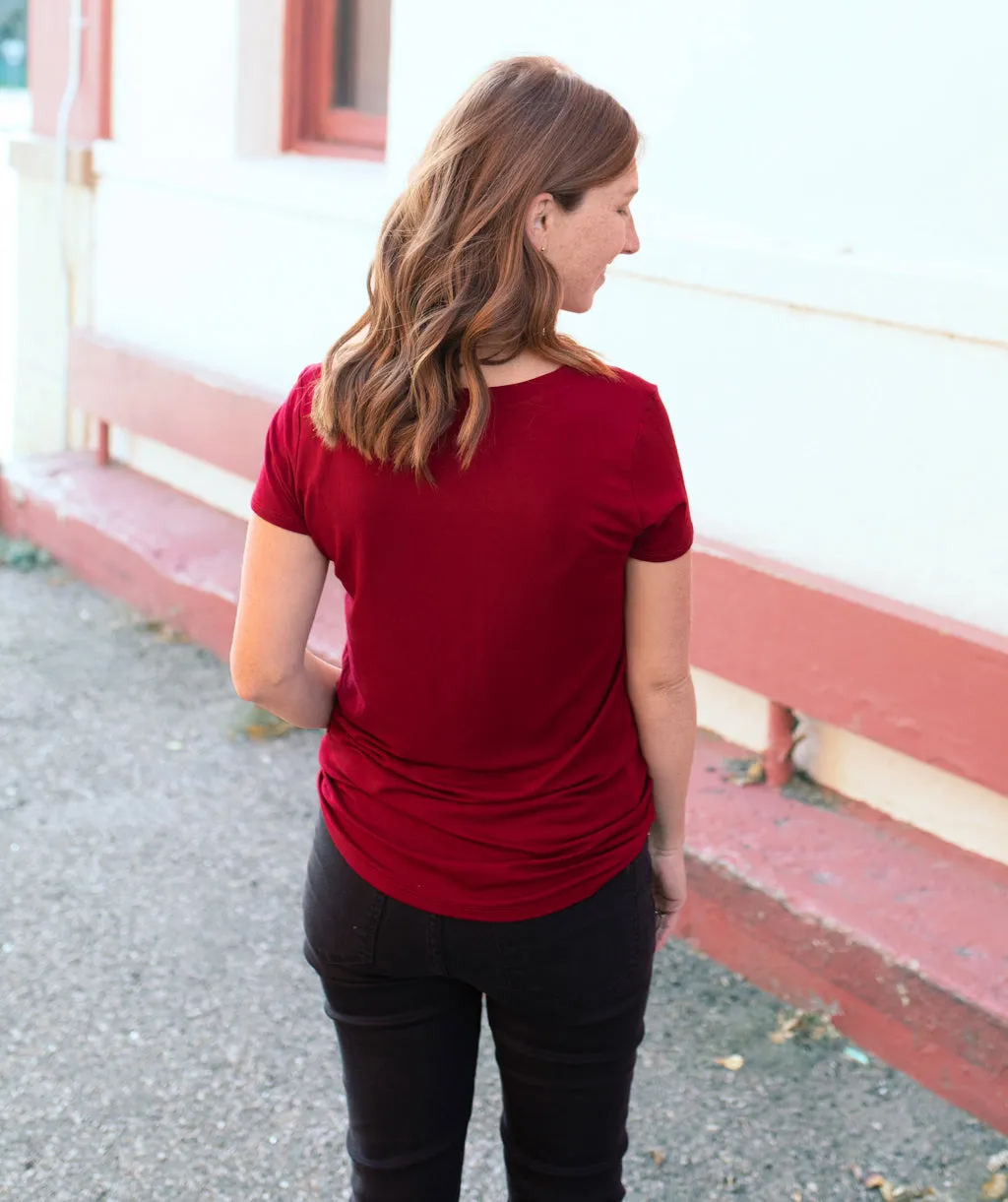 FLORAL v-neck tee in Burgundy