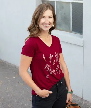 FLORAL v-neck tee in Burgundy